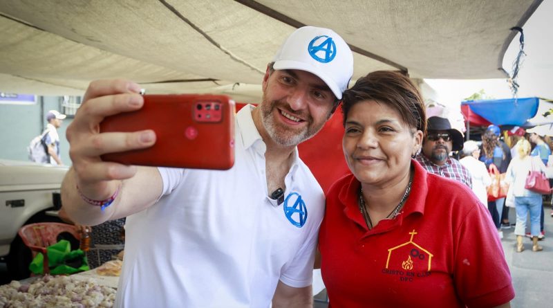 Adrián de la Garza se compromete con la iniciativa “Voto por aire limpio”