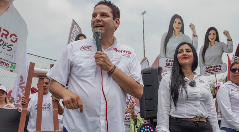 Dará Arturo Benavides apoyos permantenes a maestros y ciudadanos